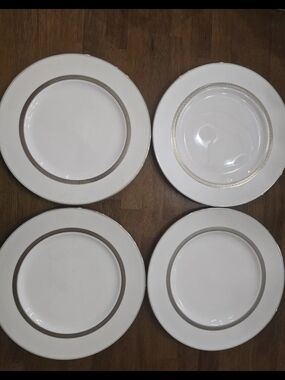 Discontinued Set Of 4 Waterford Araghlin Platinum China Dinner Plates Bone China
